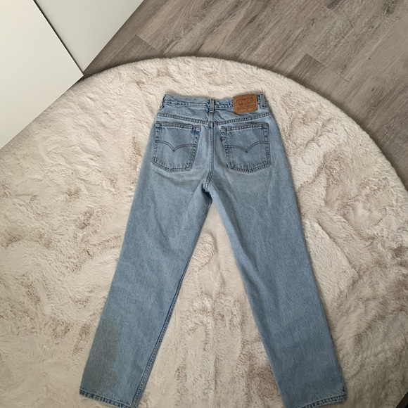 Light wash authentic  Levi Jeans . - Picture 2 of 7